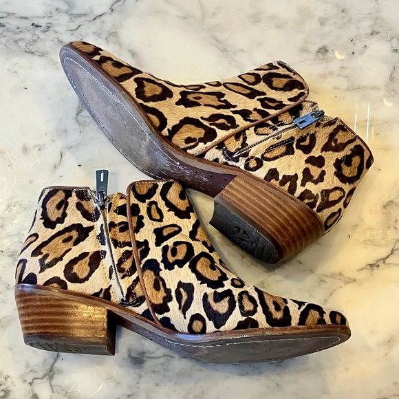 On Trend! Sam Edelman Petty Leopard Print Horsehair Ankle Booties 7M Brown/Gold - Picture 4 of 15